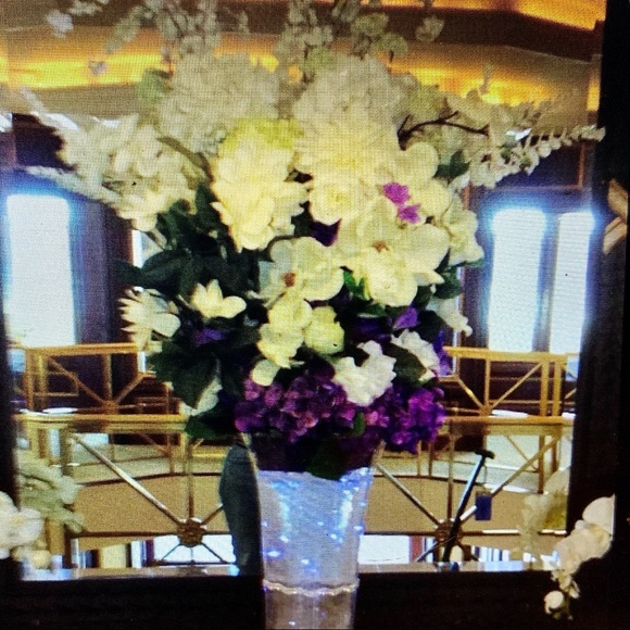 Glistening Romantic Burgundy Crop Jacket From Italy Designed by LIST - Picture 16 of 16